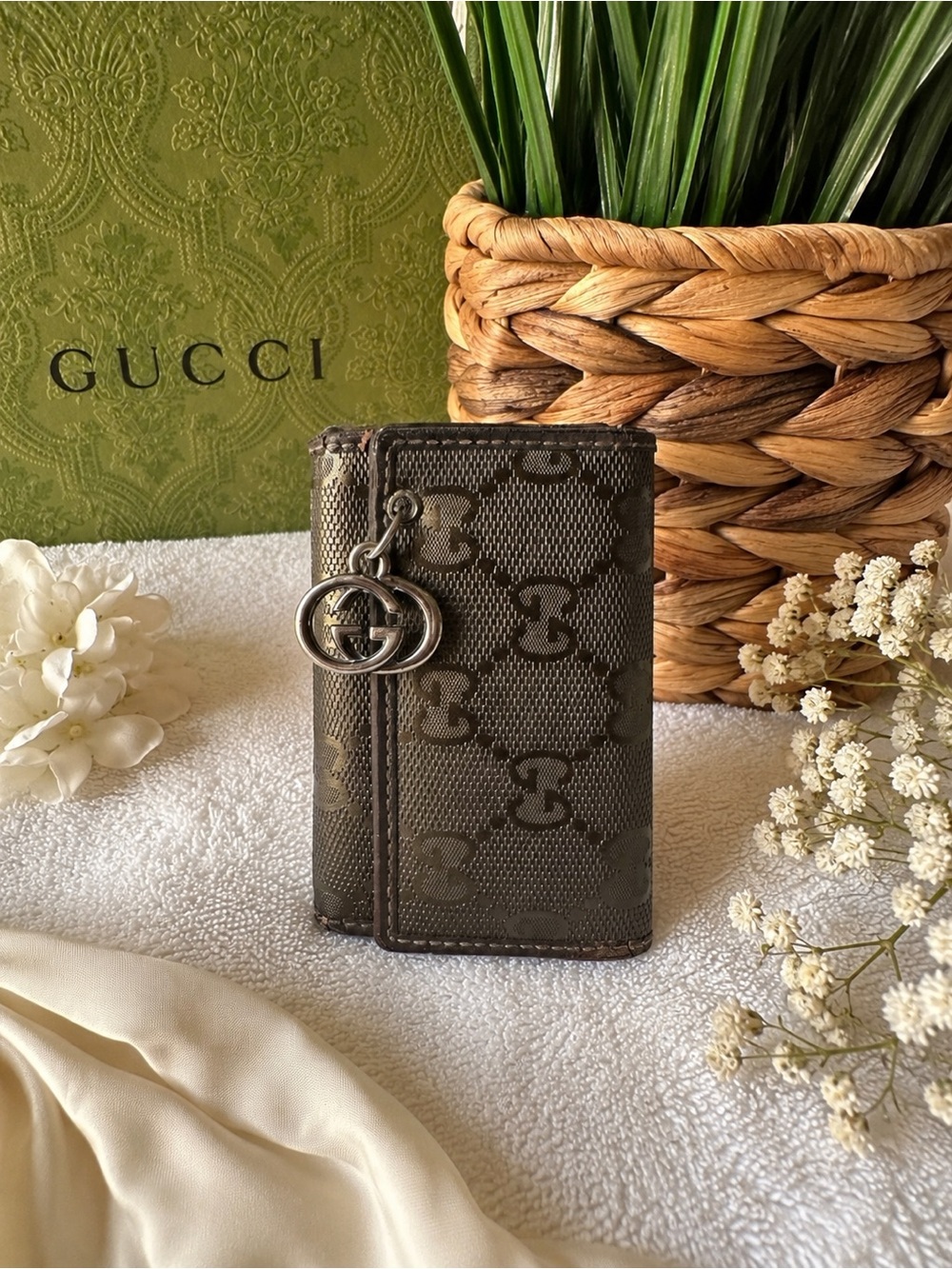 Authentic Gucci Metallic Brown GG Monogram 4-Key Holder w/ GG Charm